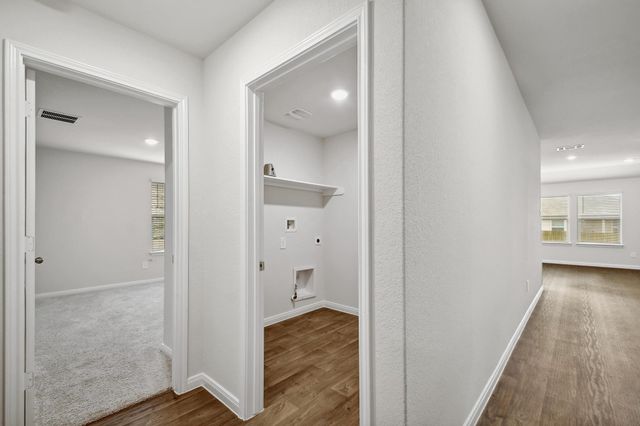 210 BRIGGS LN, San Marcos, TX 78666