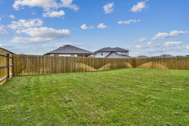 210 BRIGGS LN, San Marcos, TX 78666