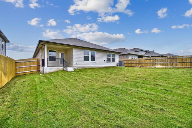 210 BRIGGS LN, San Marcos, TX 78666