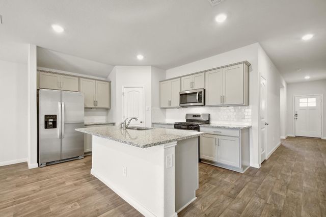 210 BRIGGS LN, San Marcos, TX 78666