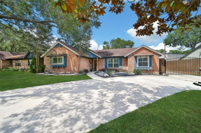 5027 Twin Candle Drive, Houston, TX 77018