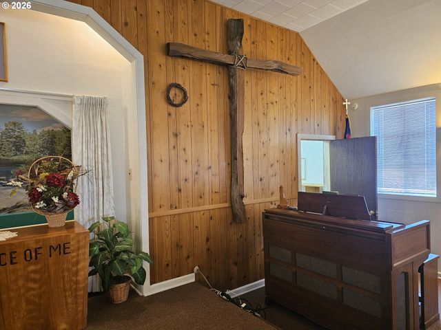 595 Sw 11TH St, Bandon, OR 97411