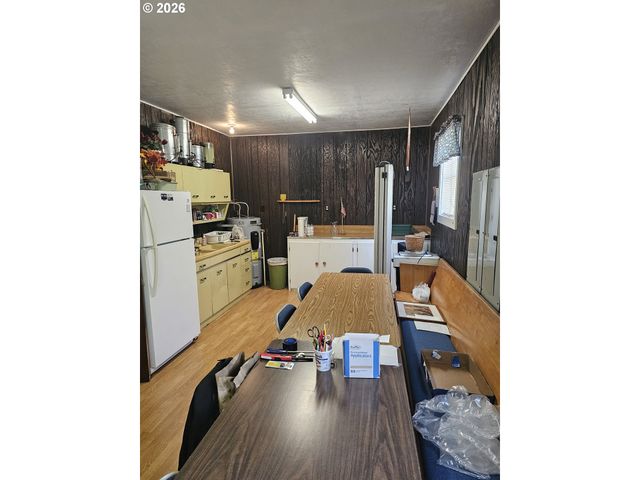 595 Sw 11TH St, Bandon, OR 97411