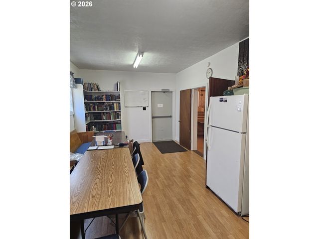 595 Sw 11TH St, Bandon, OR 97411