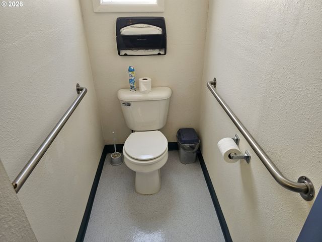 595 Sw 11TH St, Bandon, OR 97411