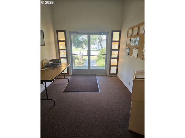 595 Sw 11TH St, Bandon, OR 97411