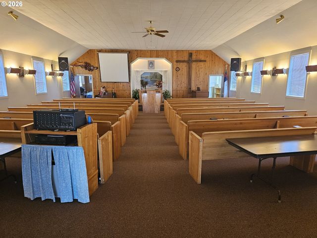 595 Sw 11TH St, Bandon, OR 97411