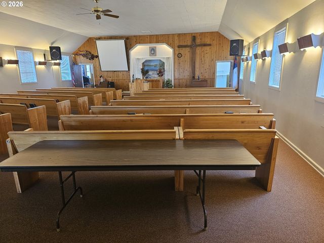 595 Sw 11TH St, Bandon, OR 97411
