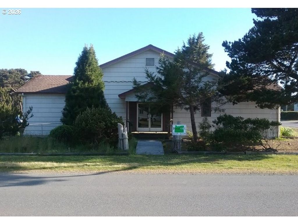 595 Sw 11TH St, Bandon, OR 97411