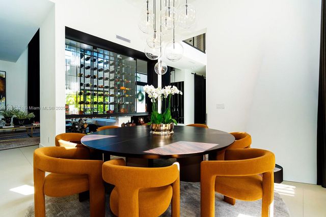 10151 SW 3rd St, Plantation, FL 33324