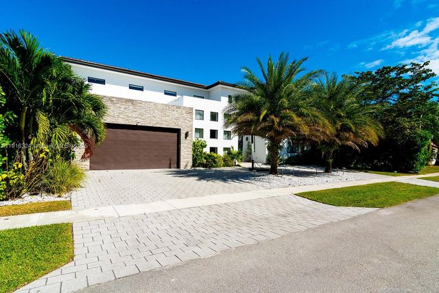 10151 SW 3rd St, Plantation, FL 33324