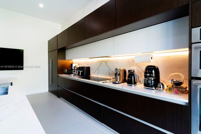 10151 SW 3rd St, Plantation, FL 33324