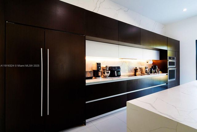 10151 SW 3rd St, Plantation, FL 33324