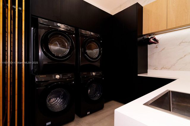 10151 SW 3rd St, Plantation, FL 33324