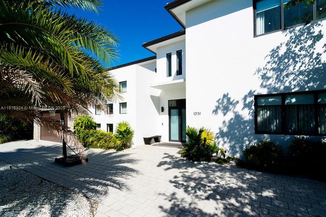 10151 SW 3rd St, Plantation, FL 33324