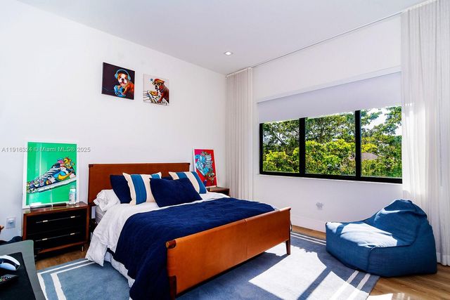 10151 SW 3rd St, Plantation, FL 33324