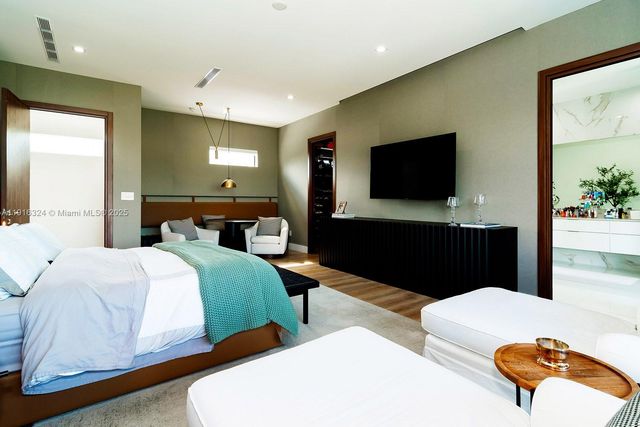 10151 SW 3rd St, Plantation, FL 33324