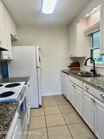 108 Laurel Avenue, Natchez, MS 39120