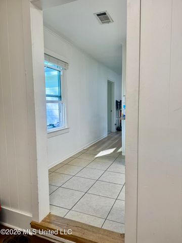 108 Laurel Avenue, Natchez, MS 39120