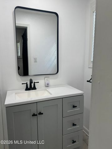 108 Laurel Avenue, Natchez, MS 39120