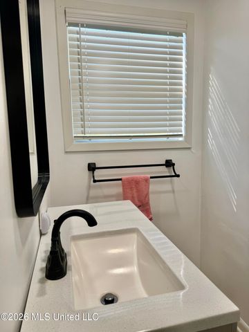 108 Laurel Avenue, Natchez, MS 39120