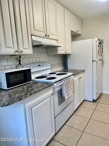 108 Laurel Avenue, Natchez, MS 39120