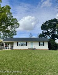 108 Laurel Avenue, Natchez, MS 39120