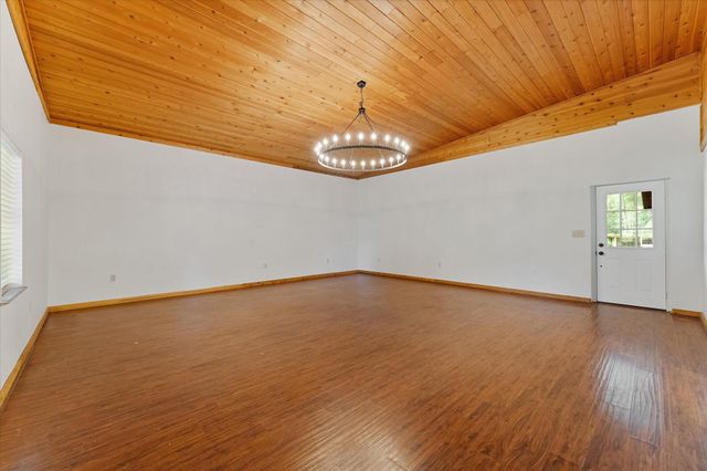 9250 County Road 302, Plantersville, TX 77363