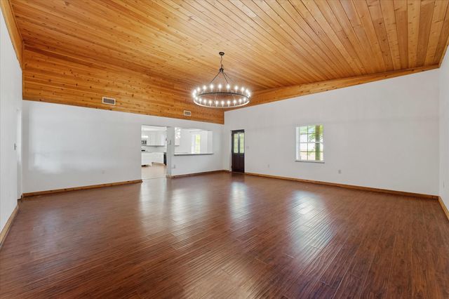 9250 County Road 302, Plantersville, TX 77363