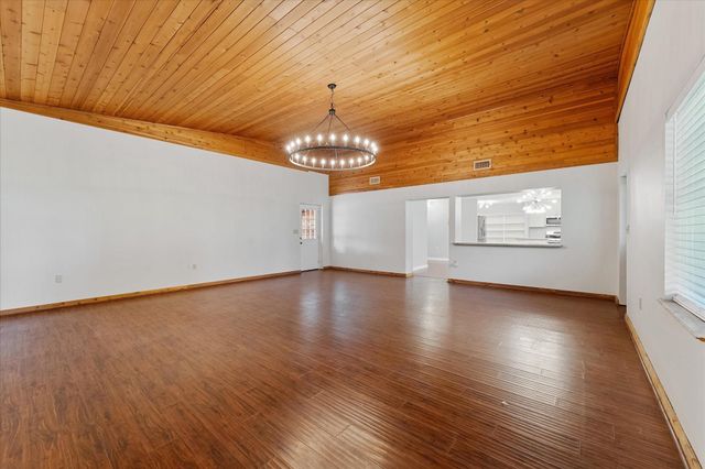 9250 County Road 302, Plantersville, TX 77363