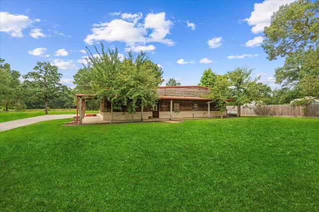 9250 County Road 302, Plantersville, TX 77363