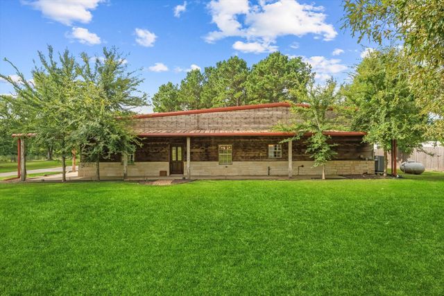 9250 County Road 302, Plantersville, TX 77363