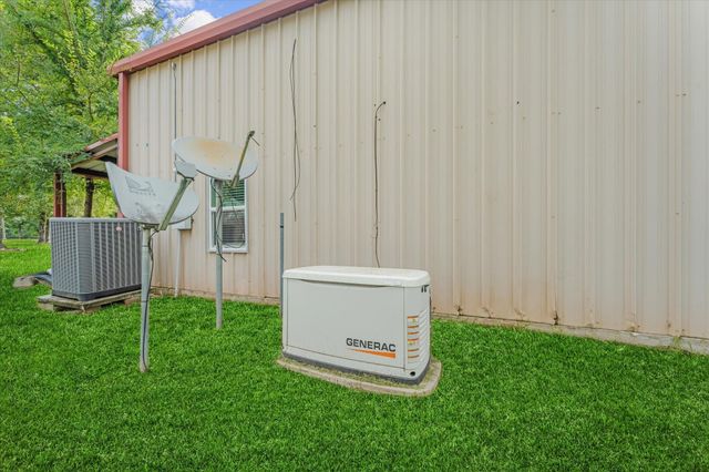 9250 County Road 302, Plantersville, TX 77363