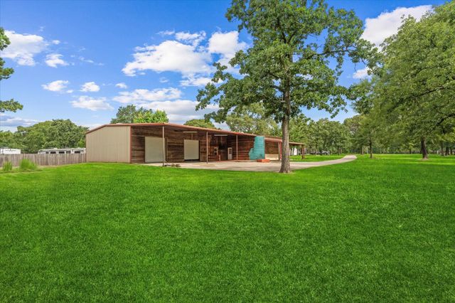 9250 County Road 302, Plantersville, TX 77363