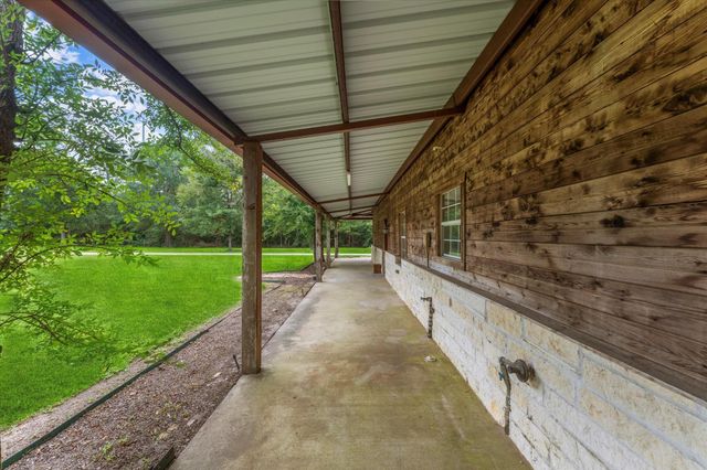 9250 County Road 302, Plantersville, TX 77363