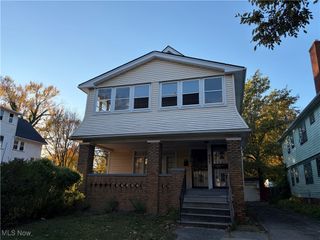 922 Helmsdale Road 2/UP, Cleveland Heights, OH 44112