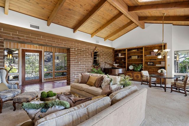 23 Riverbank Pl, Carmichael, CA 95608