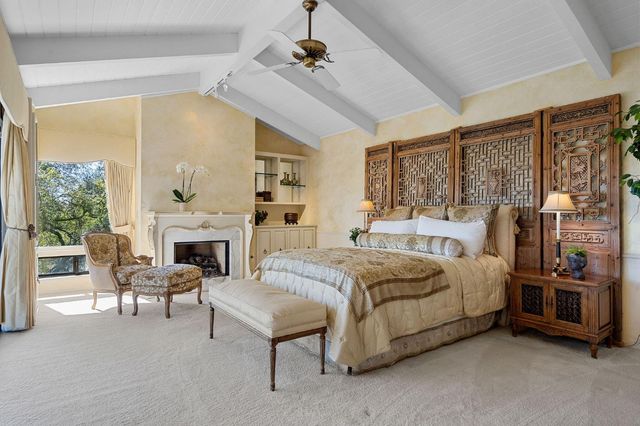 23 Riverbank Pl, Carmichael, CA 95608