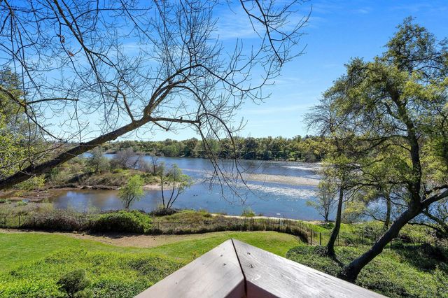 23 Riverbank Pl, Carmichael, CA 95608