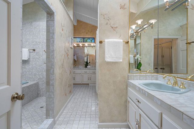 23 Riverbank Pl, Carmichael, CA 95608