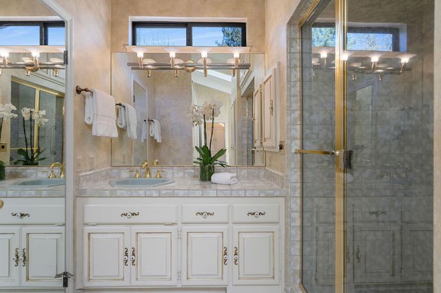 23 Riverbank Pl, Carmichael, CA 95608