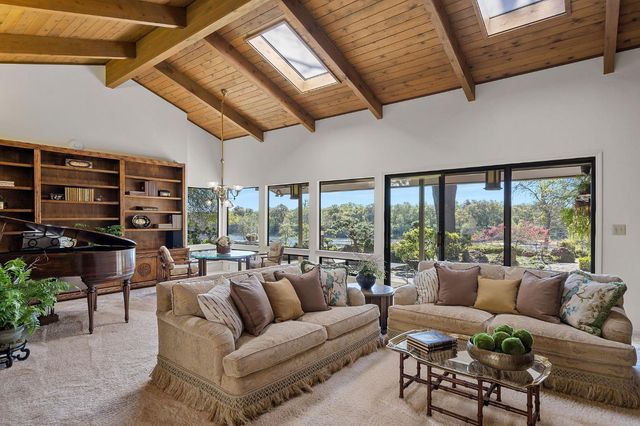 23 Riverbank Pl, Carmichael, CA 95608