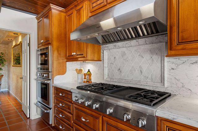 23 Riverbank Pl, Carmichael, CA 95608