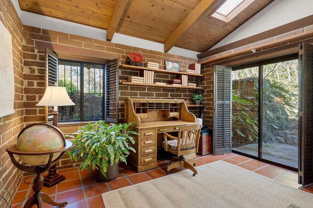 23 Riverbank Pl, Carmichael, CA 95608