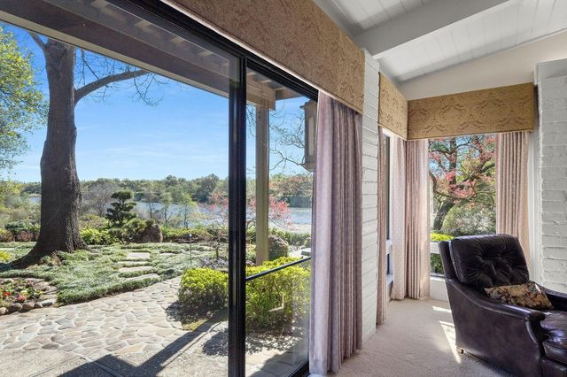 23 Riverbank Pl, Carmichael, CA 95608