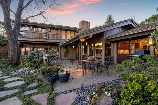 23 Riverbank Pl, Carmichael, CA 95608