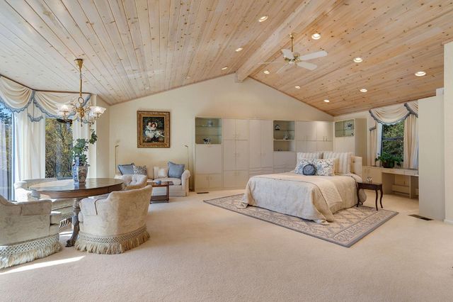 23 Riverbank Pl, Carmichael, CA 95608