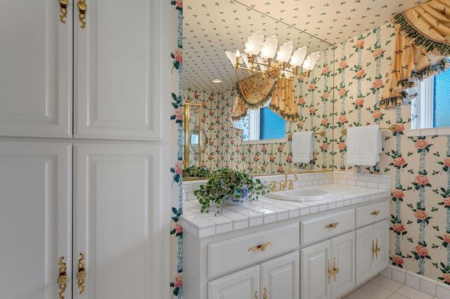 23 Riverbank Pl, Carmichael, CA 95608