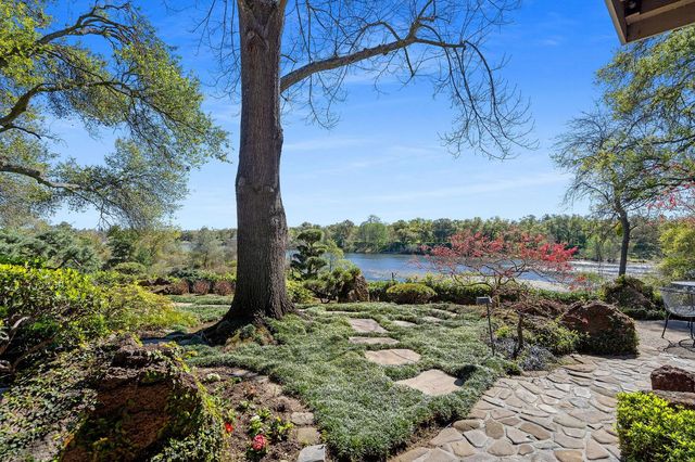 23 Riverbank Pl, Carmichael, CA 95608