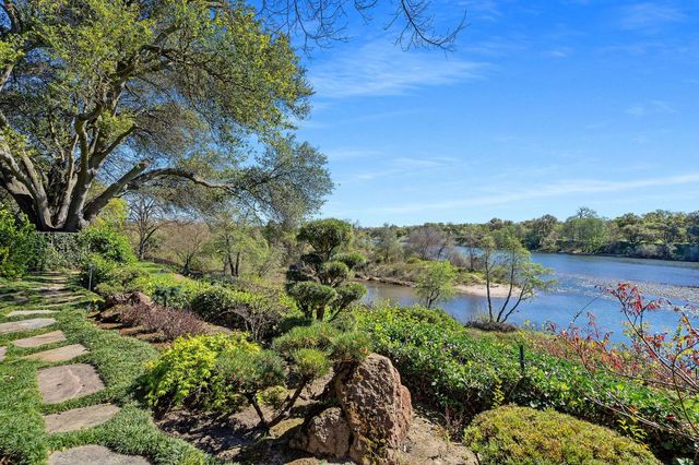 23 Riverbank Pl, Carmichael, CA 95608